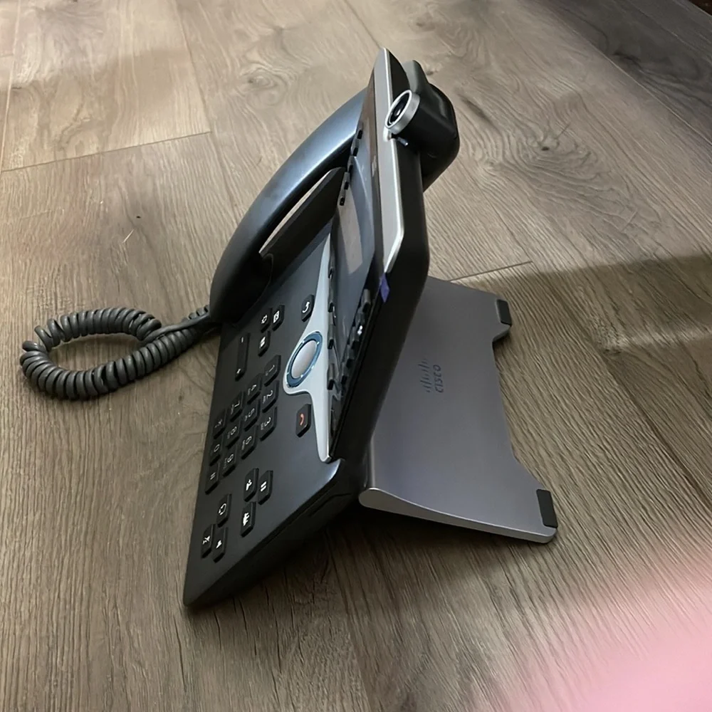 Cisco CP-8865 IP Phone- LIke new-still has plasti on screen - Picture 10 of 12